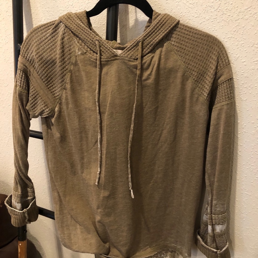Green long sleeve top with hood